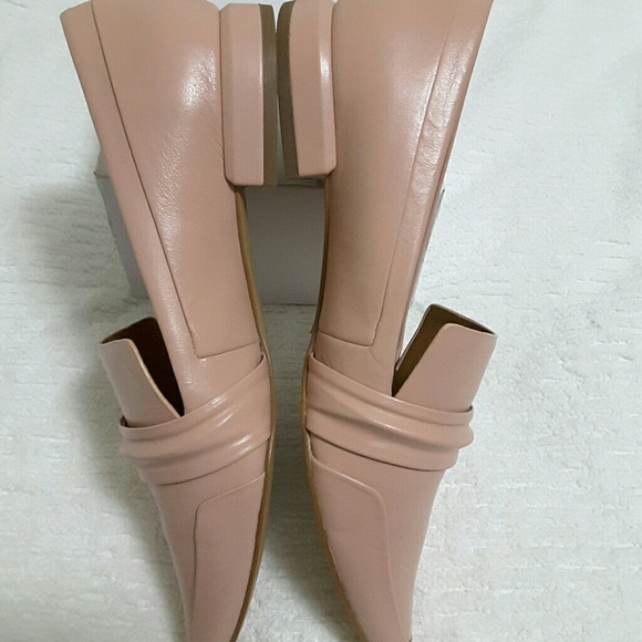 Halston Moyen Savannah Flats Size 9M - Picture 2 of 4